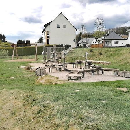Ferienhaus Leo Blankenrath エクステリア 写真